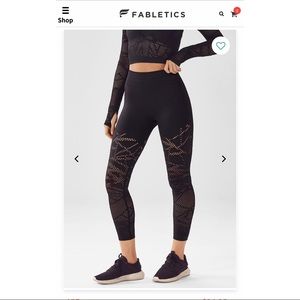 Fabletics Seamless Mid-Rise Statement Capri